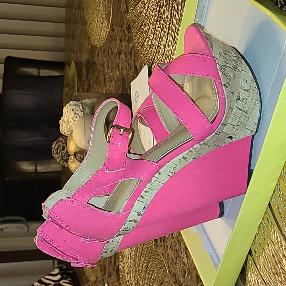 Liliana peace-15 hot pink wedges - Picture 7 of 11